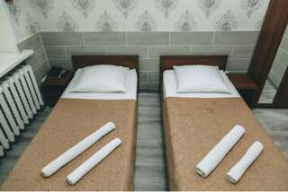 Мини-отель Камин Ижевск Номер стандарт с 2 односпальными кроватями-3