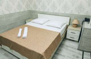 Мини-отель Камин Ижевск Номер люкс с 1 двуспальной кроватью-4