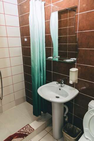 Мини-отель Камин Ижевск Номер стандарт с 2 односпальными кроватями-13